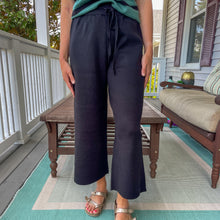 Load image into Gallery viewer, Black Sweater Capri Pants