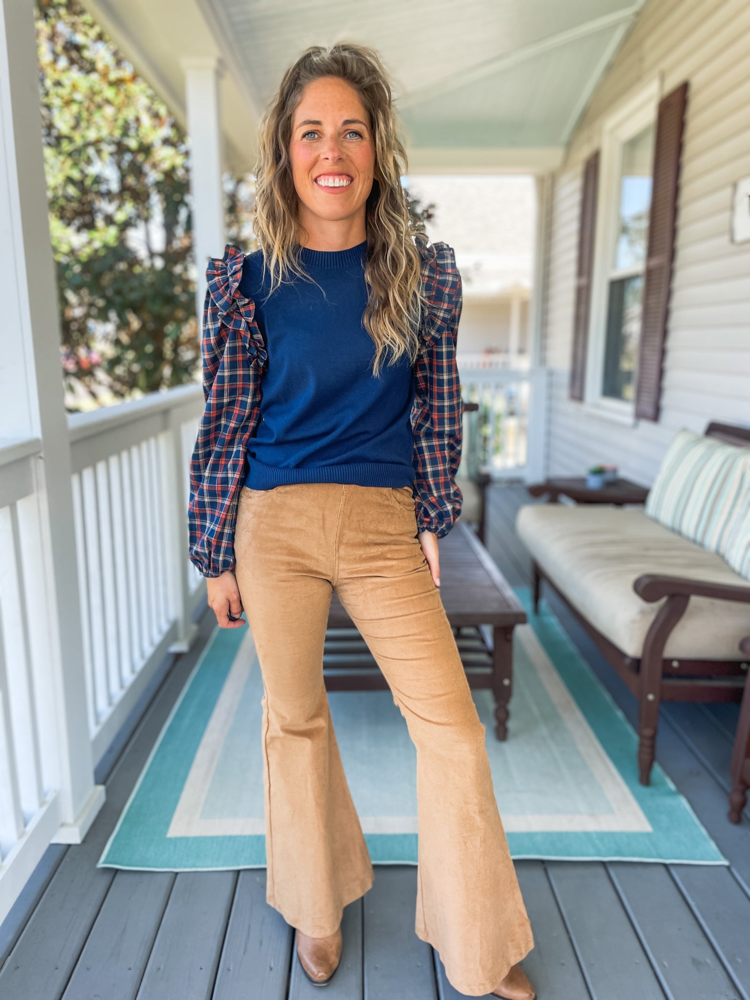 it's all FLARE #corduroy #flare #pants It's easy to combine